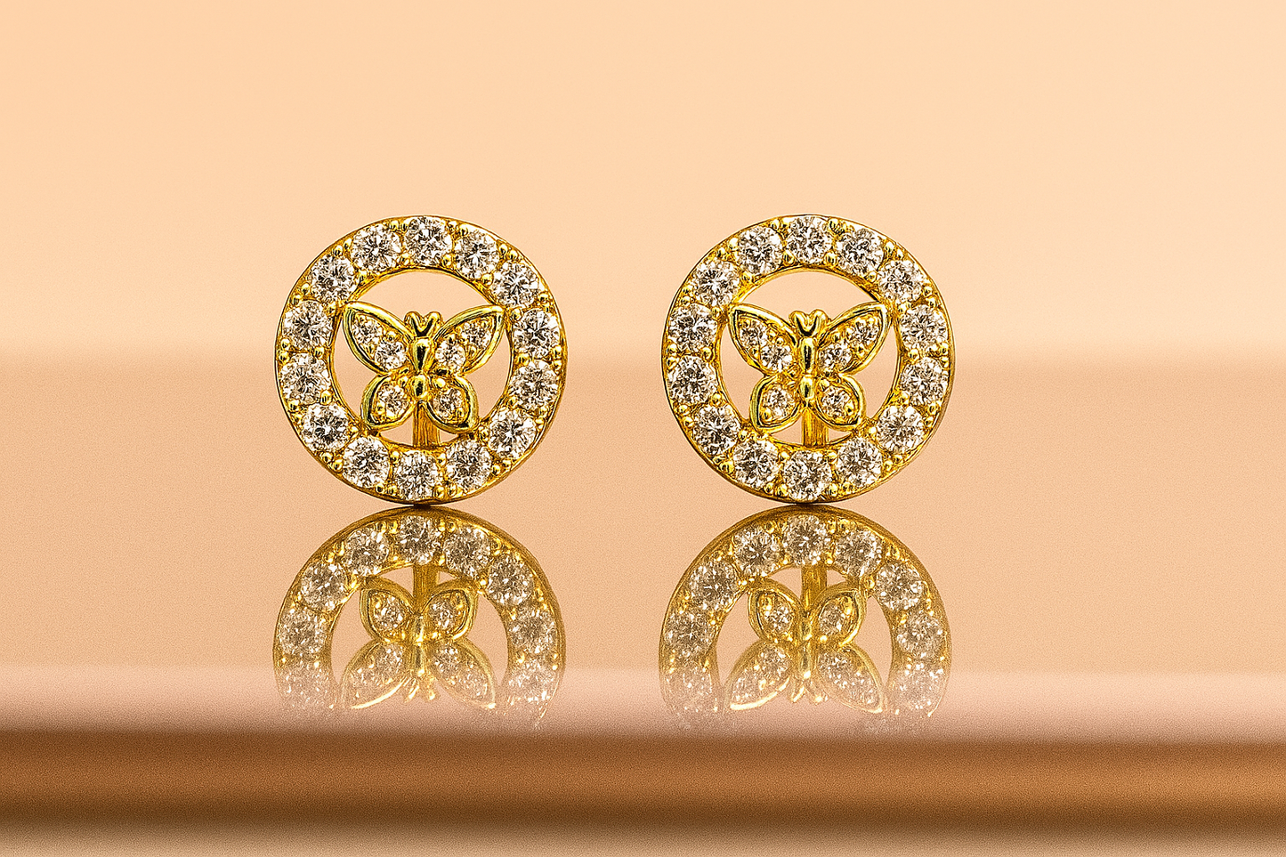 Aretes Circulares Brillo Premium y Mariposa central