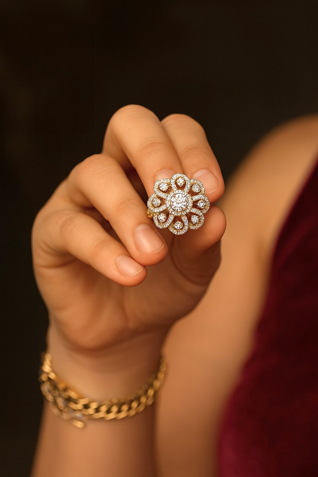 Anillo Floral con Zirconias