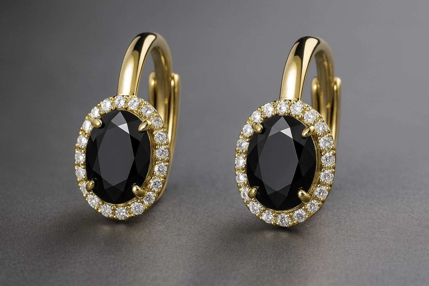 Aretes Ovalados con Piedra Negra