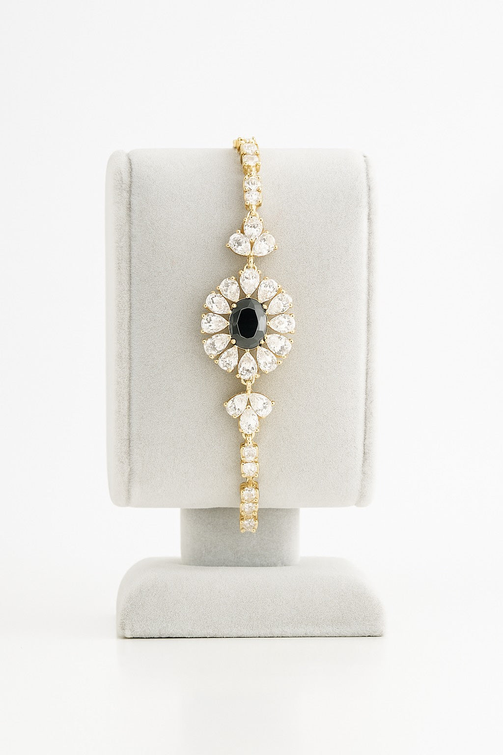 Pulsera Dorada con Brillantes y Perla Negra Central