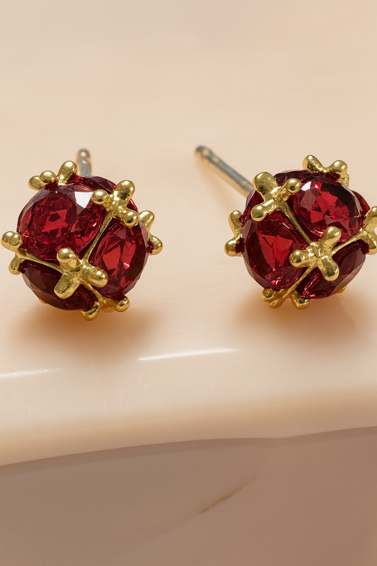 Aretes Clásicos con Piedra Rubí