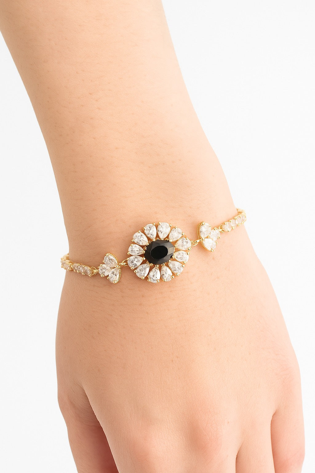 Pulsera Dorada con Brillantes y Perla Negra Central