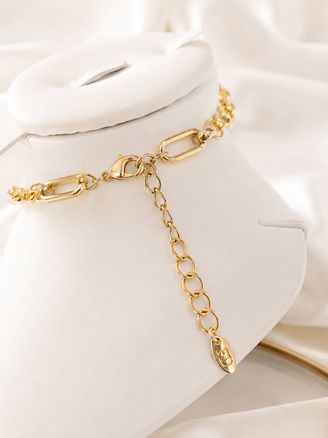 Cadena Luxury Link