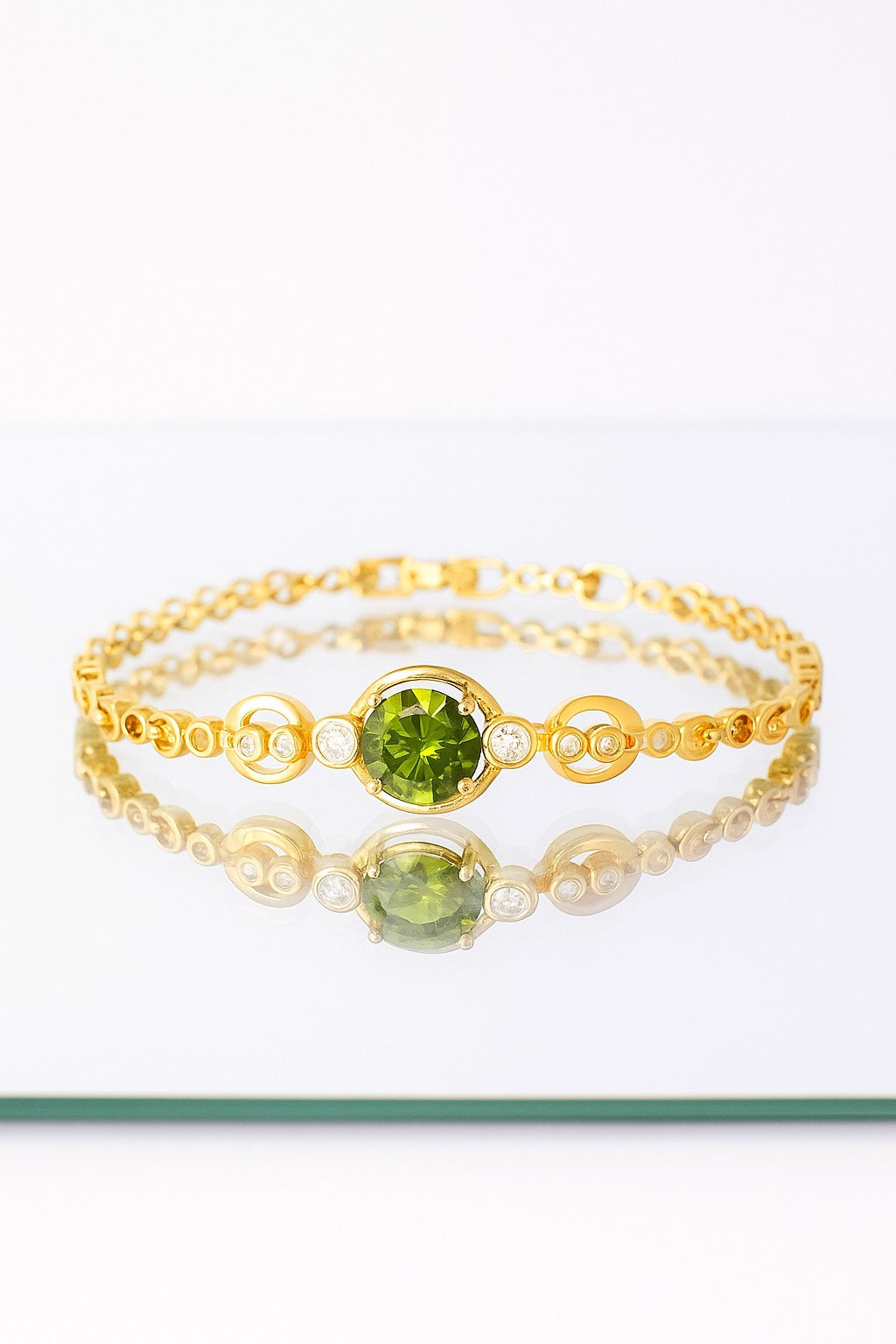 Pulsera Dorada con Piedra Verde