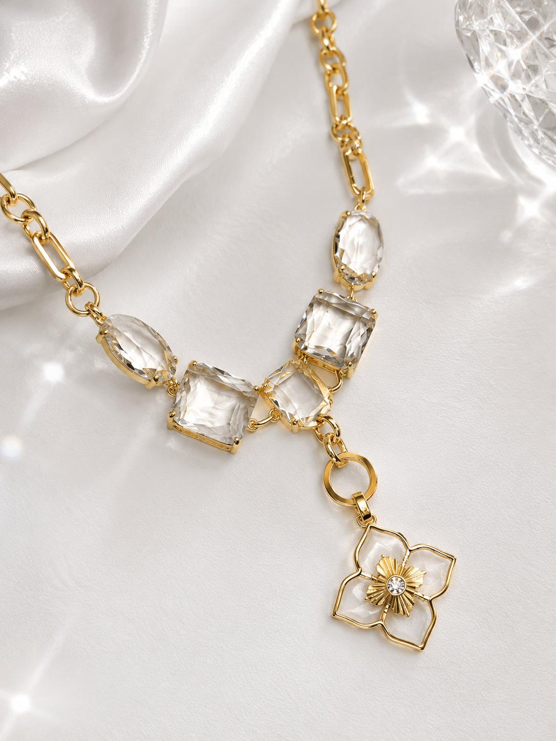 Collar Flor Imperial White