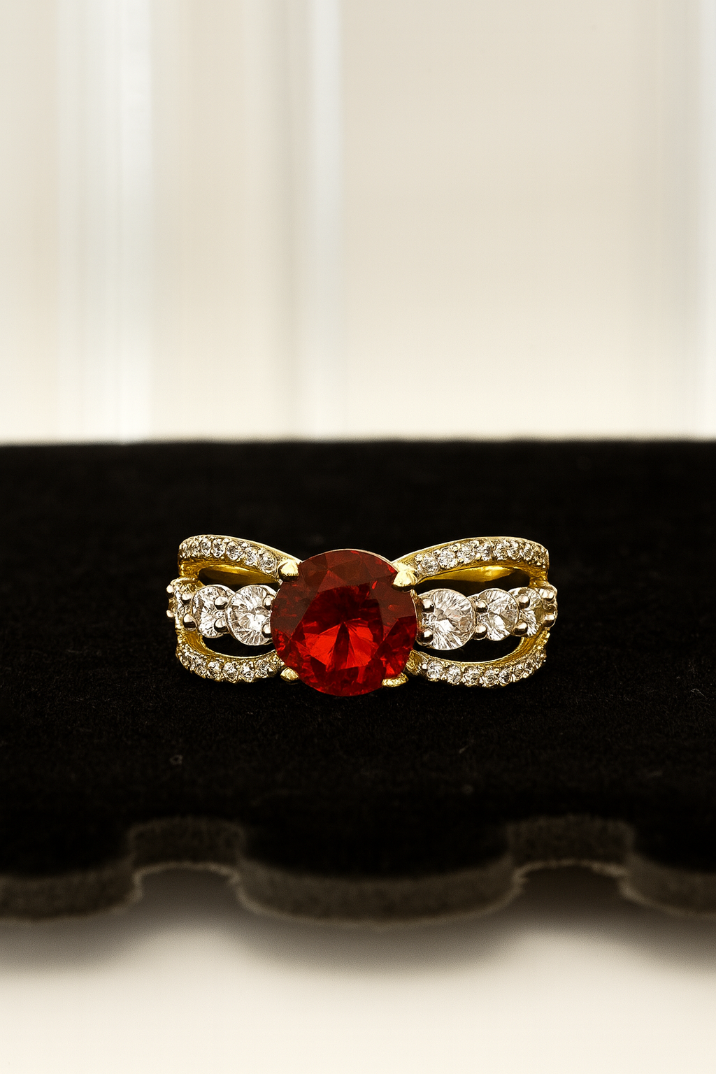 Anillo Con Zirconia y Piedras de Color