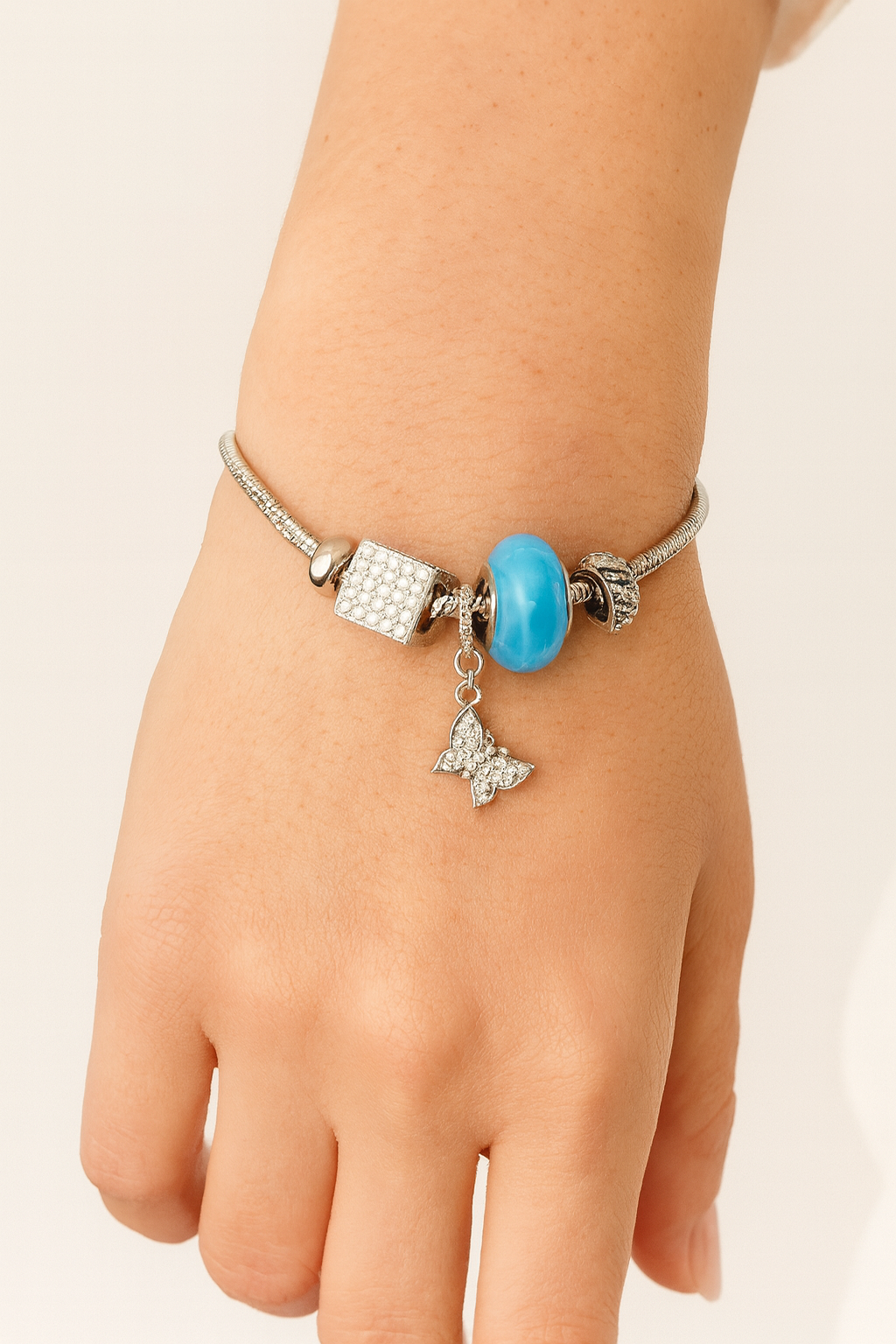 Manilla Mariposa Celeste Silver