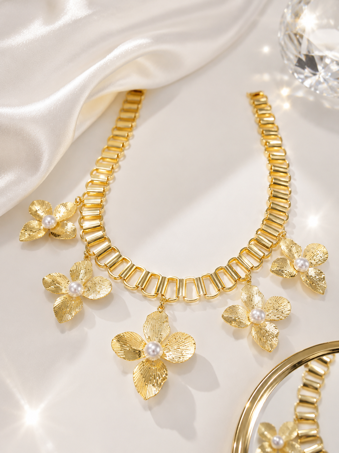 Collar Golden Bloom