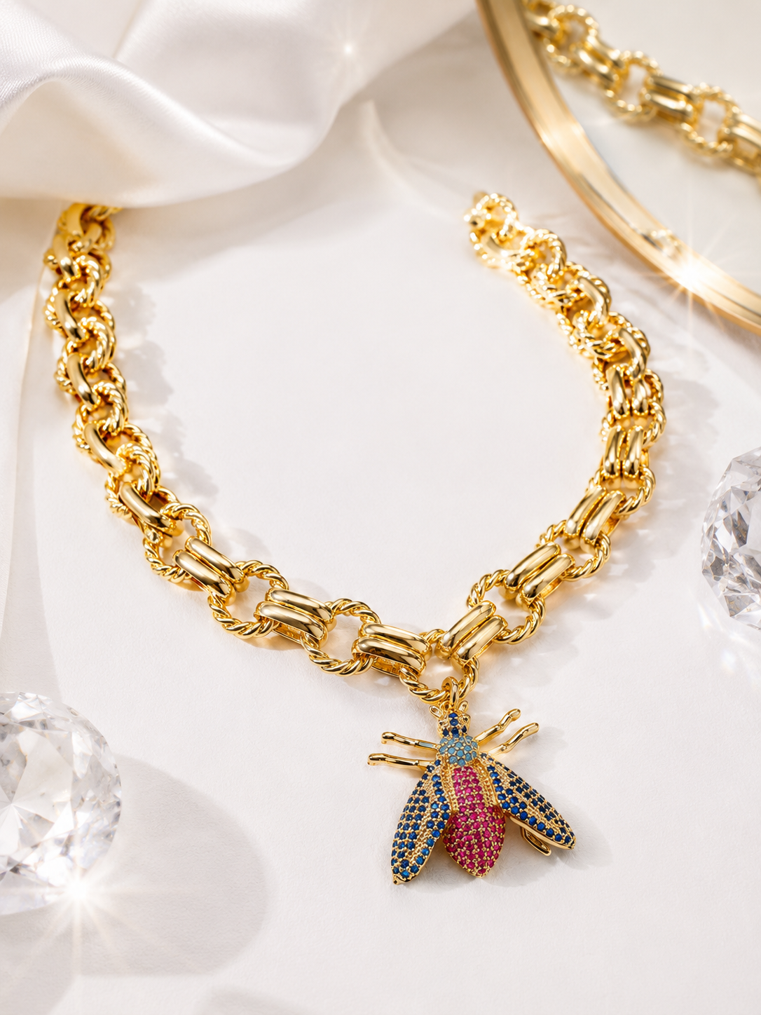 Cadena Abeja Luxury