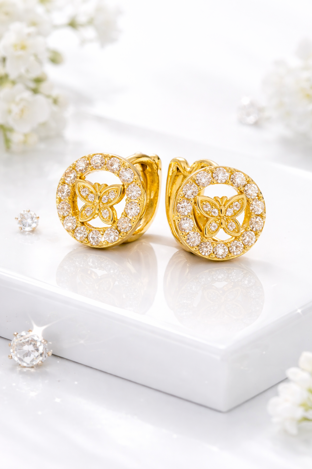 Aretes Circulares Brillo Premium y Mariposa central