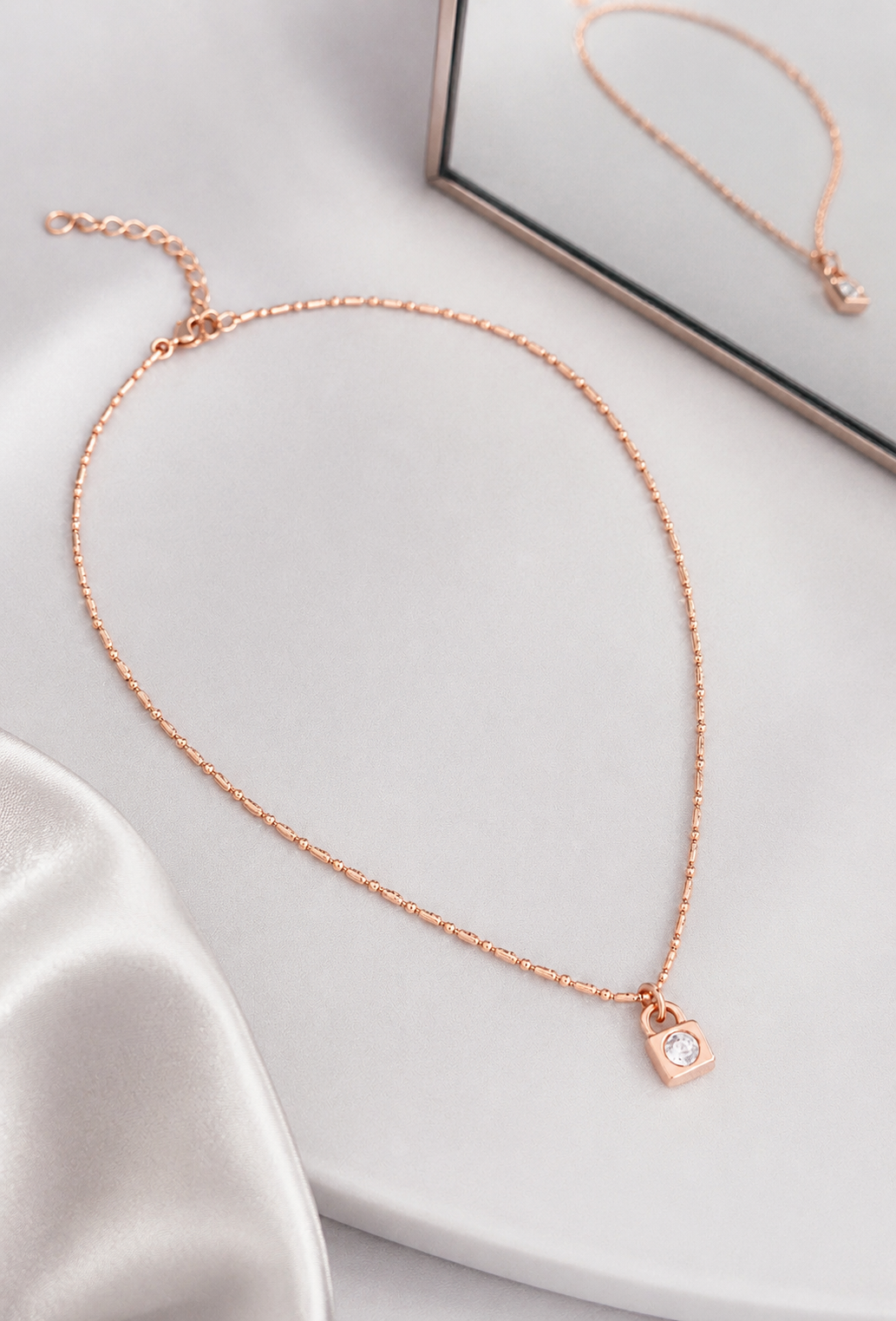 Cadena Elegancia con Dije Minimalista