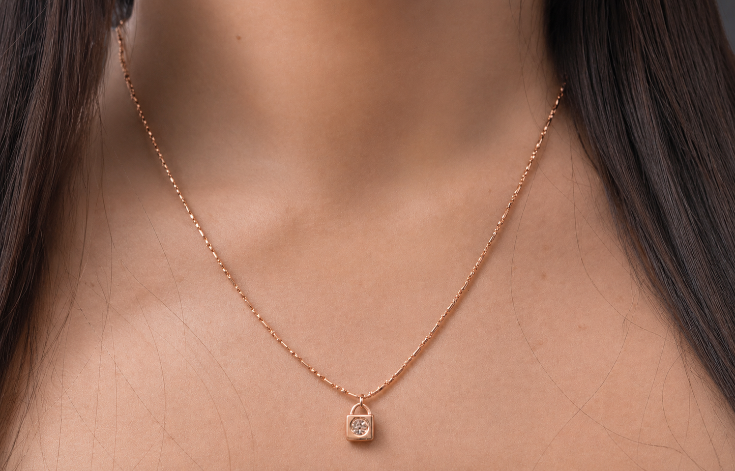 Cadena Elegancia con Dije Minimalista