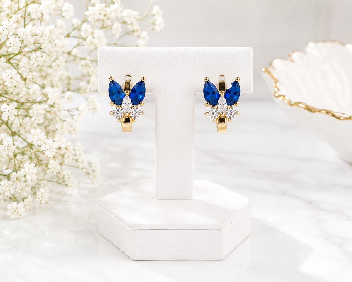 Aretes Mariposa Multicolor con Circonias – Oro Laminado 14K